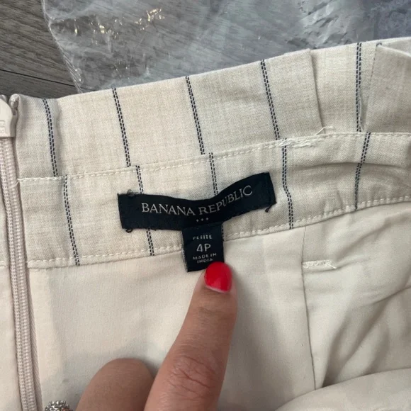 Banana Republic Factory Tan Pencil Skirt - Picture 4 of 4